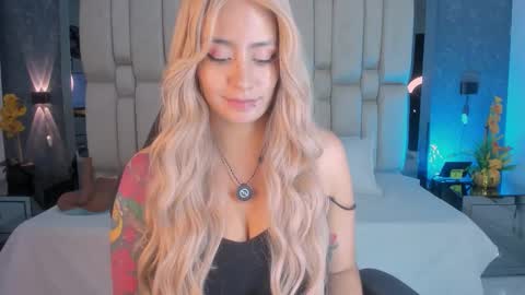 Snapshot of tyla_demon chatting on October 2, 4:06 am TYLA online show from October 2, 4:06 am