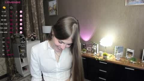 Snapshot of udeledelmoref chatting on February 12, 9:01 pm Liky online show from February 12, 9:01 pm