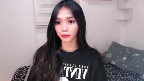 Snapshot of ughliah chatting on October 4, 12:27 am urbbgirl alliah online show from October 4, 12:27 am