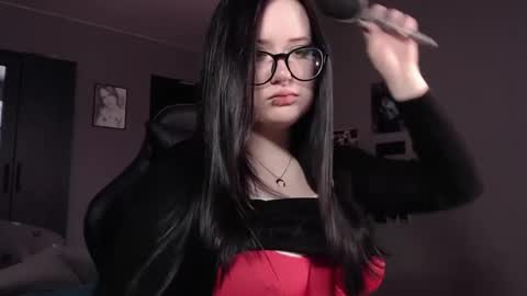 Julia online show from February 11, 3:40 am