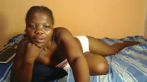 Snapshot of uniquebony chatting on February 9, 1:12 am UNIQUEBONY online show from February 9, 1:12 am