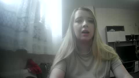 Snapshot of universeemily chatting on October 1, 6:07 am UniverseEmily online show from October 1, 6:07 am