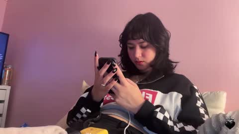 Snapshot of upaydahlia chatting on October 18, 4:48 am findom goddess dahlia  online show from October 18, 4:48 am