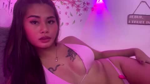 HelloIm  Girly online show from February 15, 8:41 pm