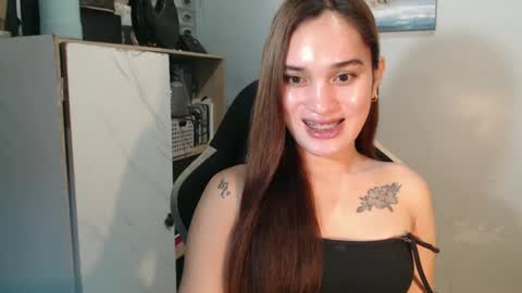 Snapshot of urasianfuckprincessxxx chatting on January 13, 8:58 pm urasianfuckprincessxxx online show from January 13, 8:58 pm