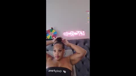 urfaveriri online show from November 10, 5:19 pm