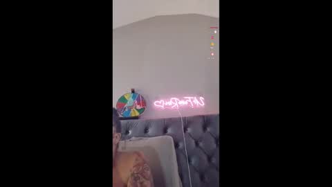 urfaveriri online show from November 20, 4:41 pm