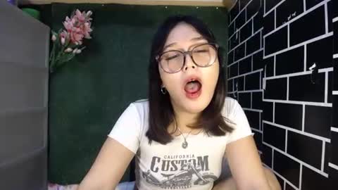 Snapshot of urpinay_pia chatting on October 4, 3:23 am Pia online show from October 4, 3:23 am