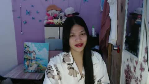 hi im kim online show from April 21, 10:33 am