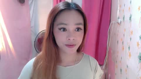 Snapshot of ursexy_debra chatting on October 19, 10:17 am TYRA online show from October 19, 10:17 am