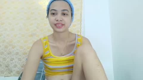 Snapshot of ursexy_pinay_skinny chatting on September 12, 5:30 am im jenny online show from September 12, 5:30 am