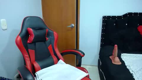 Eveling Blanco  online show from April 22, 2:52 am