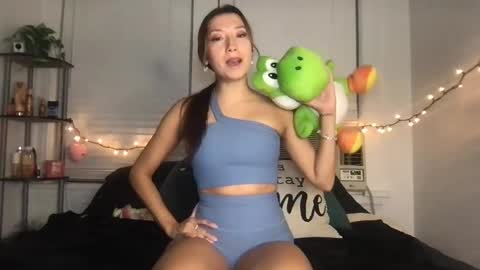 Lily online show from November 13, 1:37 am