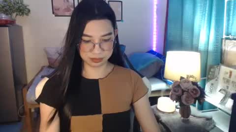 Snapshot of urwetasianprincessxx chatting on December 12, 11:07 am Ashley Kate Mateo Gray online show from December 12, 11:07 am