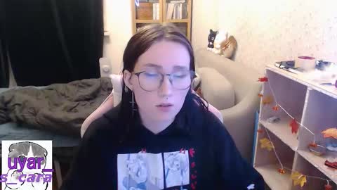 Cara online show from November 28, 4:10 pm