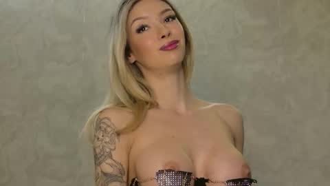 Mia online show from March 14, 5:52 am