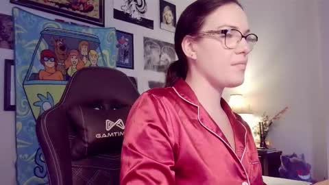 vagelicious online show from October 31, 4:00 pm