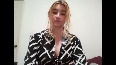 Snapshot of vagimosa chatting on October 3, 8:52 am vagimosa online show from October 3, 8:52 am