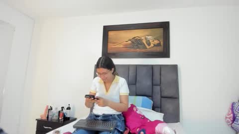 Vahiolet smith online show from March 3, 3:23 am