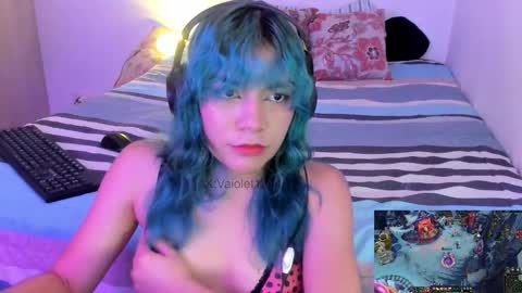 Vaiolet1314 online show from December 1, 1:53 am