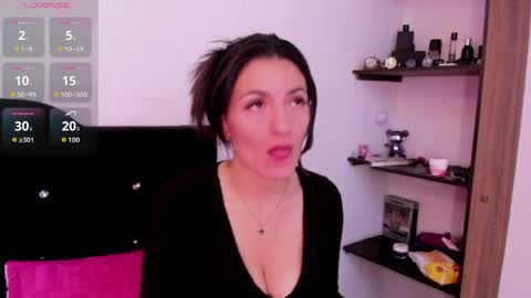 valemorales413 online show from April 6, 2:40 pm