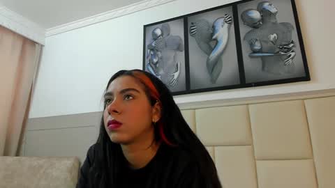 Valen White online show from January 19, 7:15 pm