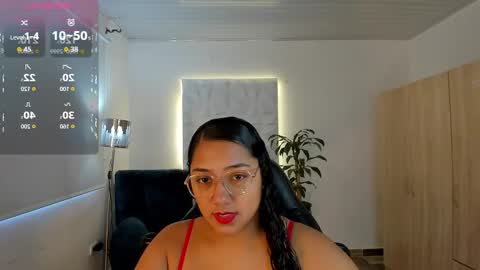 Snapshot of valentina_xx69 chatting on October 2, 2:22 pm Valentina online show from October 2, 2:22 pm