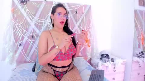 Snapshot of valentinarios__ chatting on October 7, 3:22 am valentinarios__ online show from October 7, 3:22 am