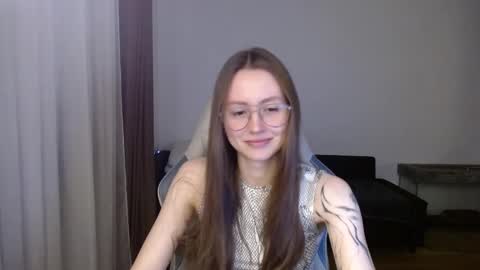 Snapshot of valents_cherry chatting on February 27, 5:26 pm Valentina online show from February 27, 5:26 pm