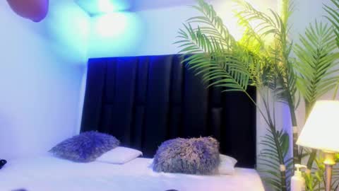 valeri_tafur online show from September 19, 11:20 am