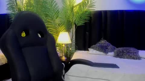 valeri_tafur online show from October 7, 11:03 am