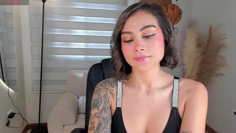 Snapshot of valerieaustin chatting on February 25, 4:35 pm call me Val online show from February 25, 4:35 pm