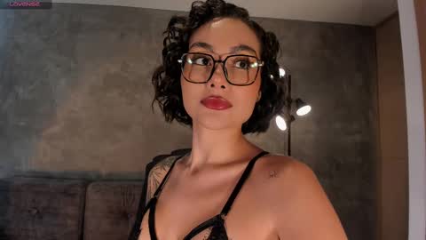 Snapshot of valerieaustin chatting on October 13, 3:47 pm call me Val online show from October 13, 3:47 pm