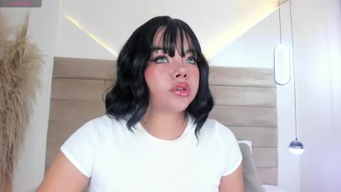 Snapshot of valeriediazx chatting on September 18, 12:15 pm valeri online show from September 18, 12:15 pm