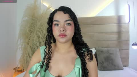 Snapshot of valeriediazx chatting on December 31, 11:31 am valeri online show from December 31, 11:31 am