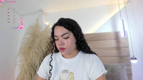 Snapshot of valeriediazx chatting on December 30, 11:48 am valeri online show from December 30, 11:48 am