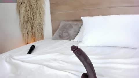 Snapshot of valeriediazx chatting on September 10, 1:44 pm valeri online show from September 10, 1:44 pm