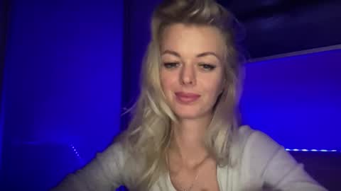 Valerie  online show from November 25, 9:37 pm