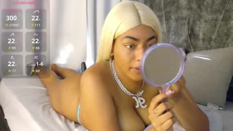 valerigallardo online show from October 3, 8:47 pm