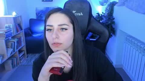 Valerie online show from March 1, 2:39 pm