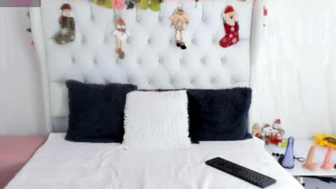 Snapshot of valerik_cano chatting on December 31, 12:04 pm valeria111111 online show from December 31, 12:04 pm