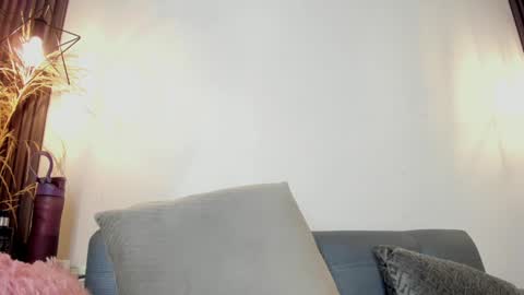 Snapshot of valerycolins chatting on December 6, 2:02 am call me Maria online show from December 6, 2:02 am