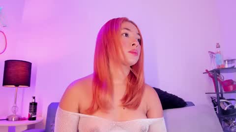 Snapshot of valerycolins chatting on February 5, 12:31 am call me Maria online show from February 5, 12:31 am