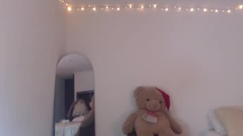 VALIENTE  online show from March 3, 1:44 am