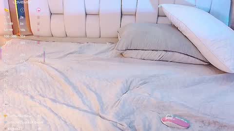 Valkiria moore  online show from February 17, 7:12 pm