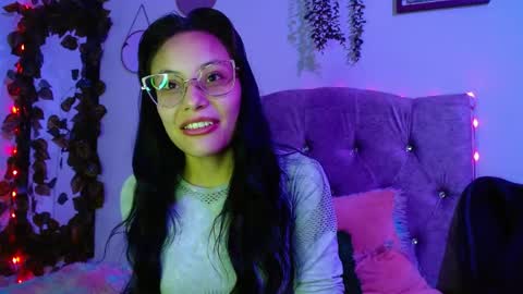 valkiry_ online show from April 14, 9:48 pm