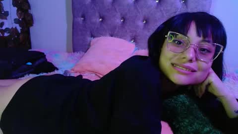 valkiry_ online show from March 5, 10:49 pm