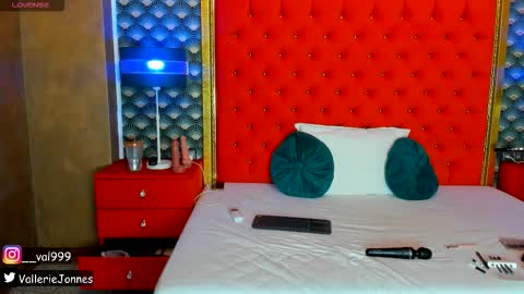 Valerie Val V online show from November 4, 11:54 pm