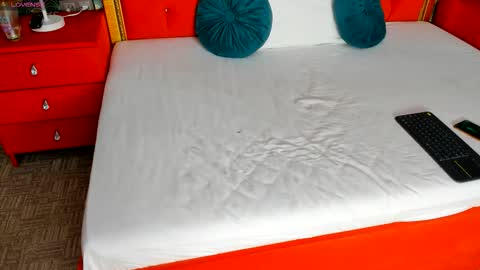 Valerie Val V online show from October 10, 5:45 am