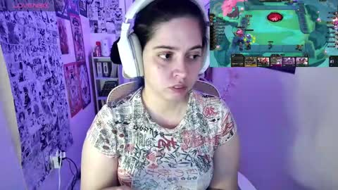Snapshot of vallolet1_ chatting on October 9, 1:54 am Im Violet online show from October 9, 1:54 am